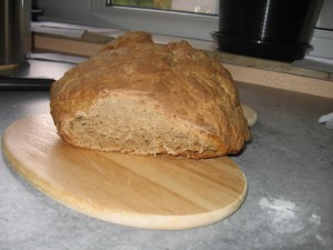 Das Roggenbrot frisch angeschnitten